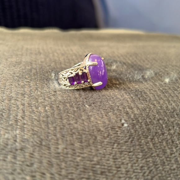 9.25 Sterling Silver and purple jade and amethyst ring - Picture 3 of 4